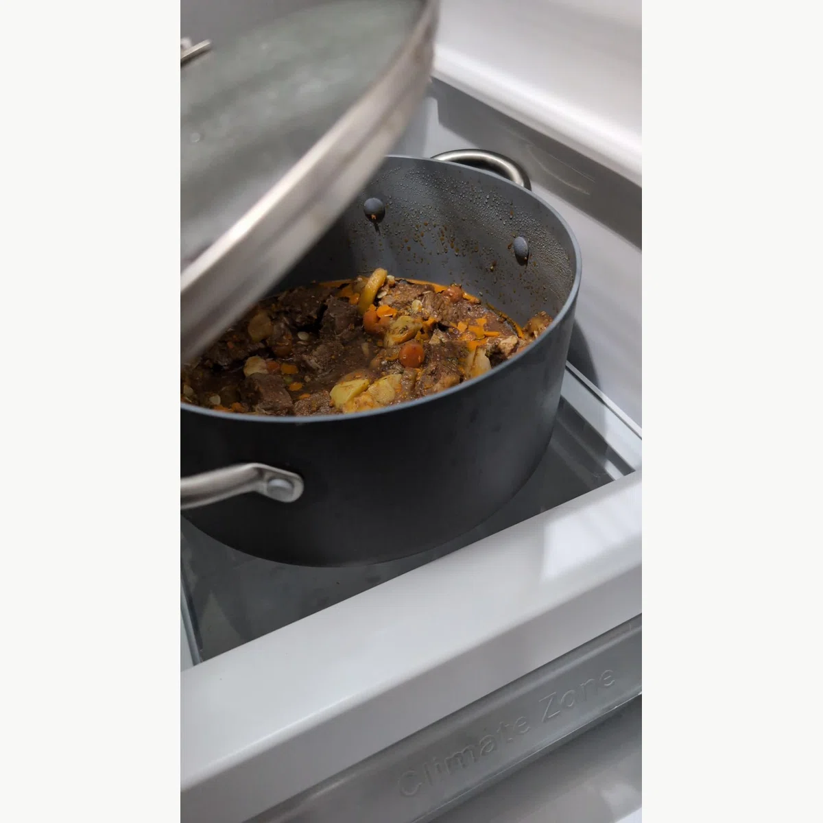 Solid pot