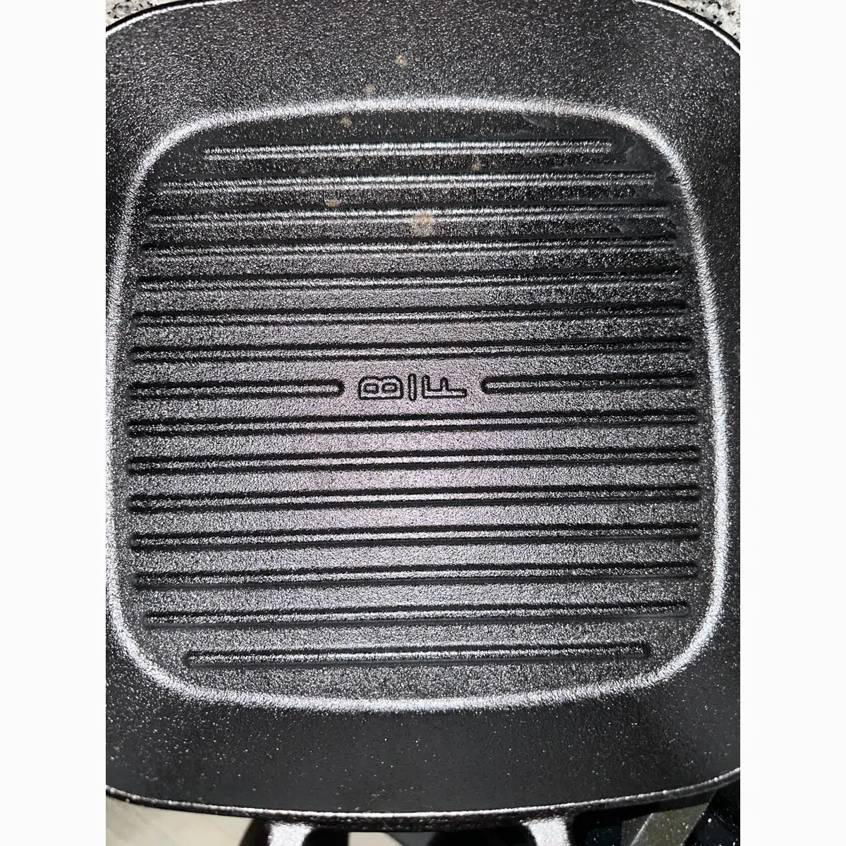Bobby Flay knows pans