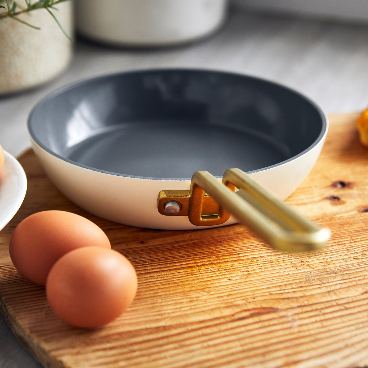 Stanley Tucci Ceramic Nonstick 8-Inch Fry Pan – Carrara White