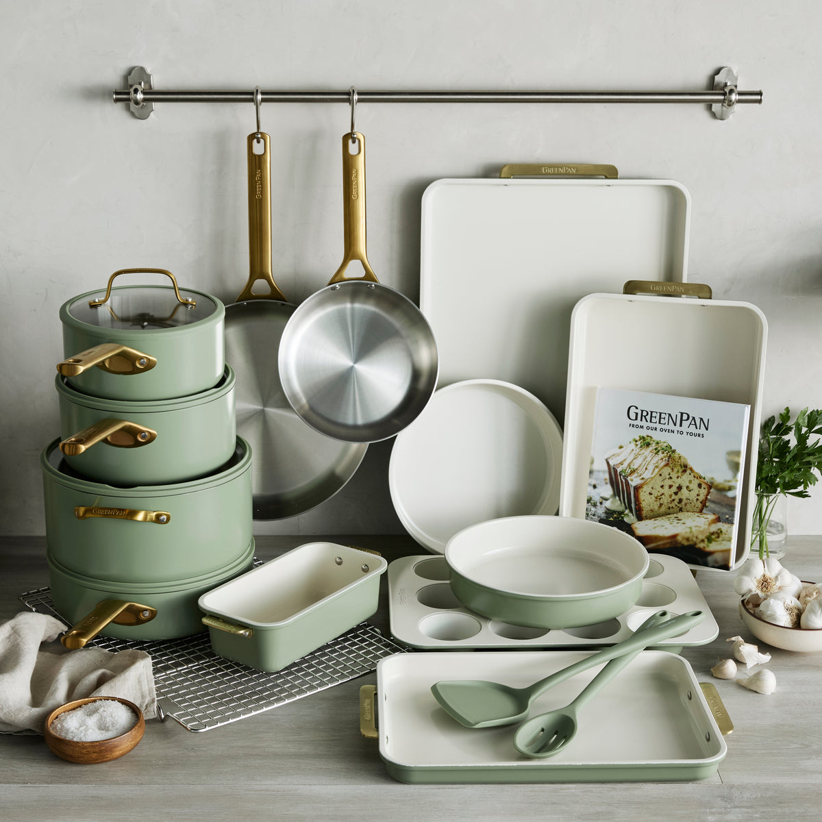 Reserve Pro 20-Piece Cookware & Bakeware Set — Sage