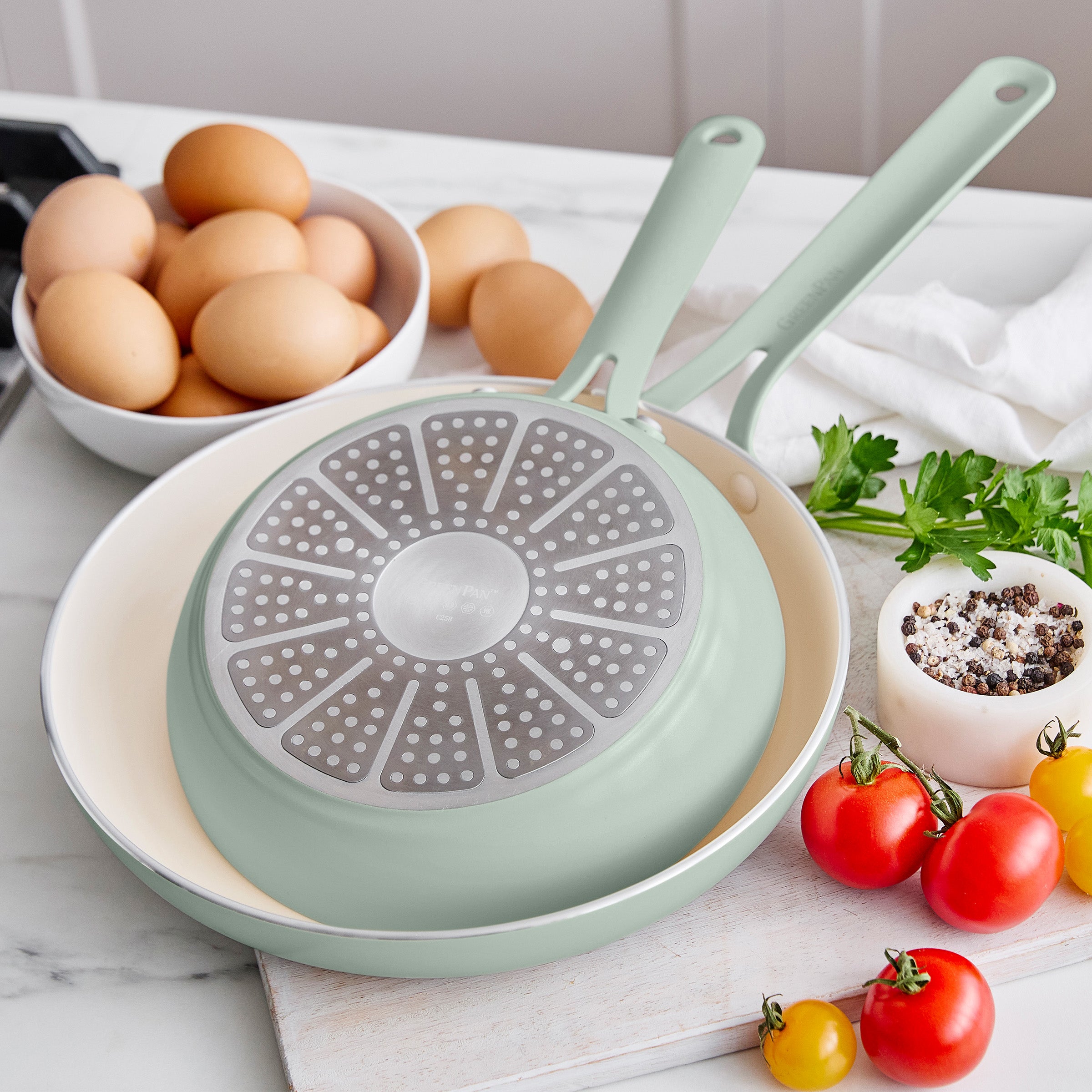 GreenPan Nova Gallery Ceramic Nonstick 10-Piece Cookware Set | Pistachio